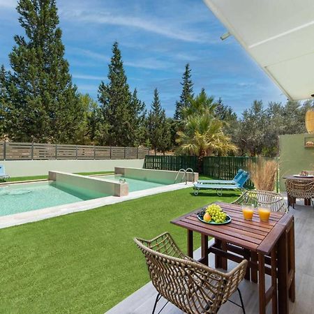 האראקי Theros Suites מראה חיצוני תמונה