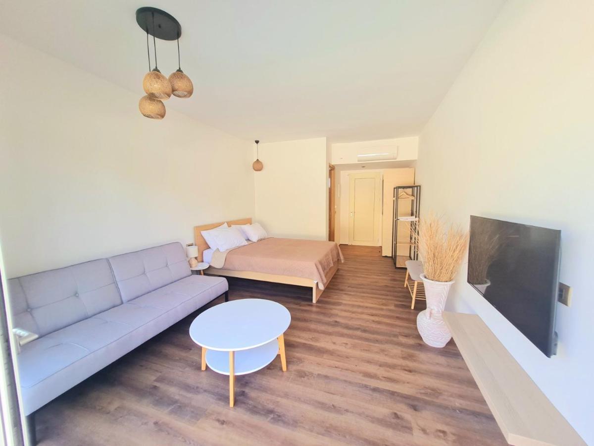 האראקי Theros Suites מראה חיצוני תמונה